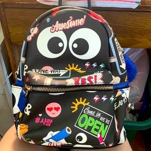 Smiling face mini packback